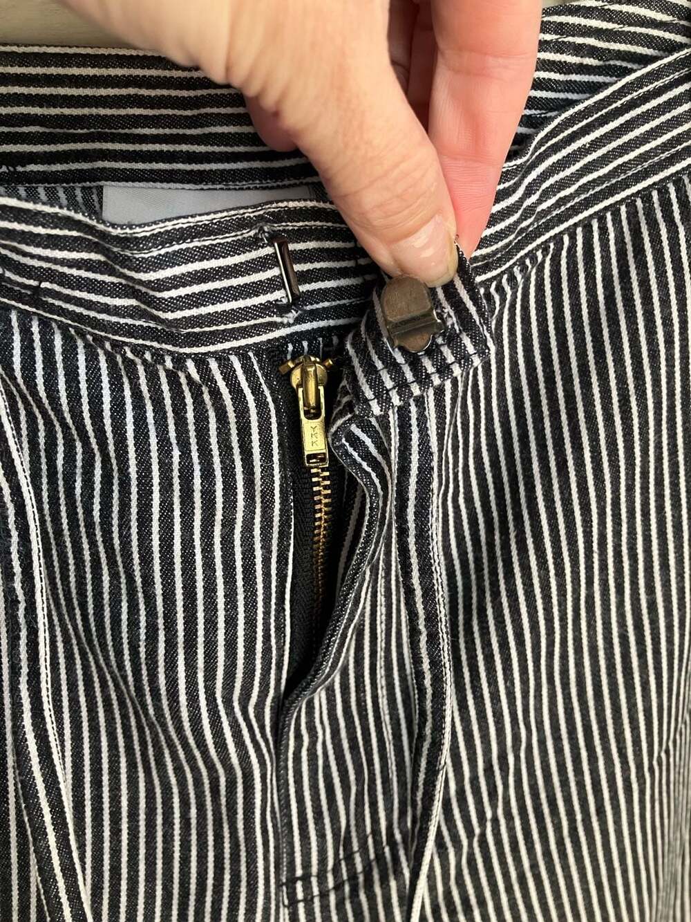 Liz Claiborne Lizwear Jeans Size 10 Black White Striped Pants
